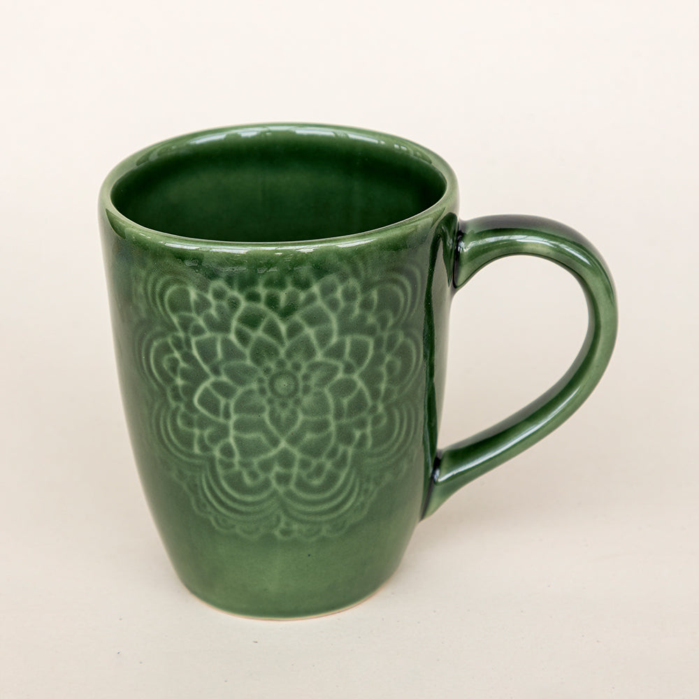 Glossy Green Carved Mug With Wooden Tray