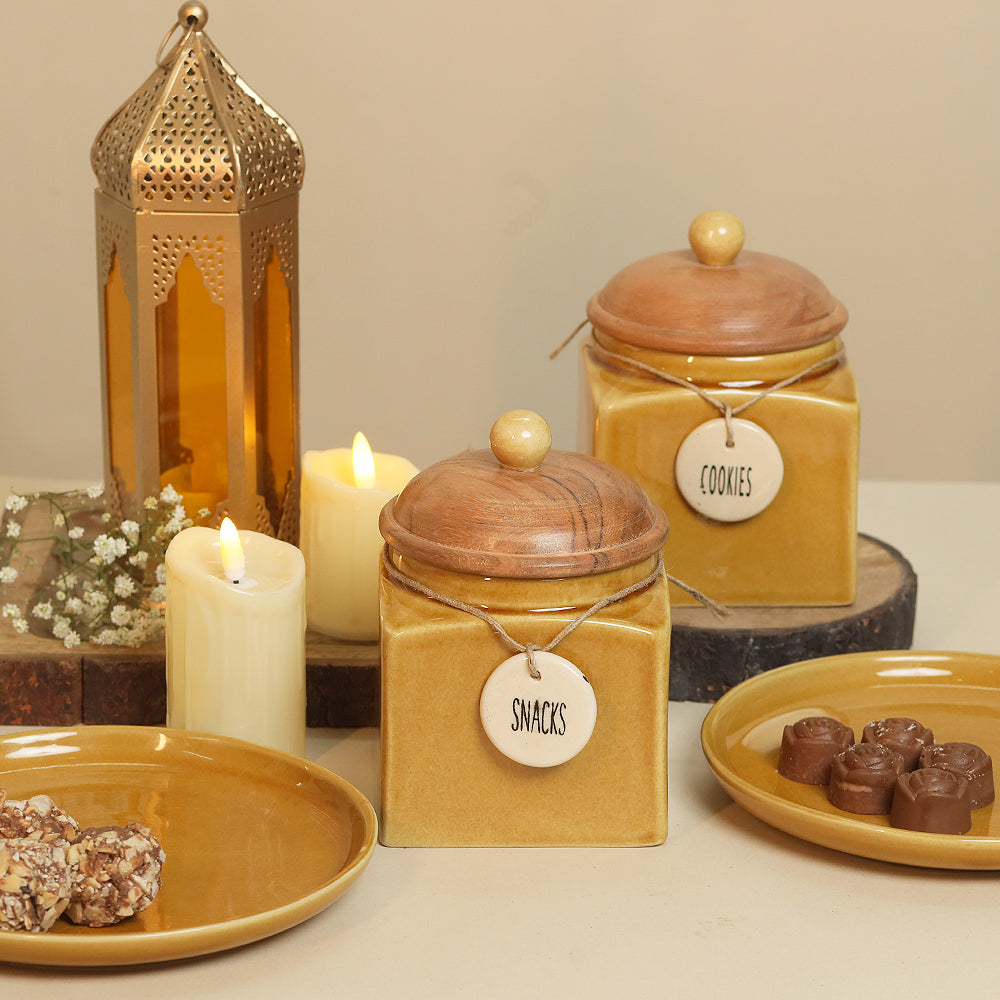 Glossy Yellow Jars and Dessert Plates Gift Set