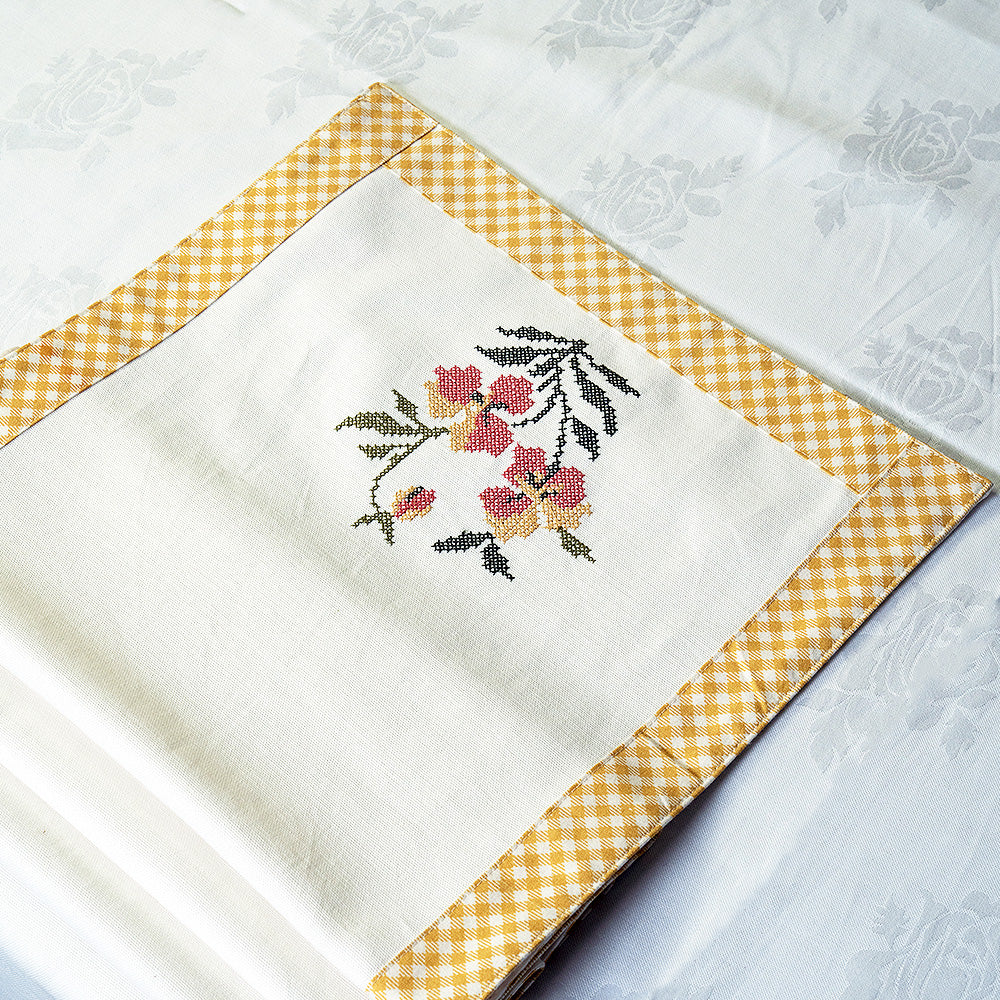 Sunshine Bloom Table Runner